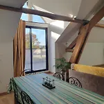 Avec Terrasse, Aircon & Parking Clos Apartamento