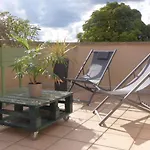 Apartamento Avec Terrasse, Aircon & Parking Clos